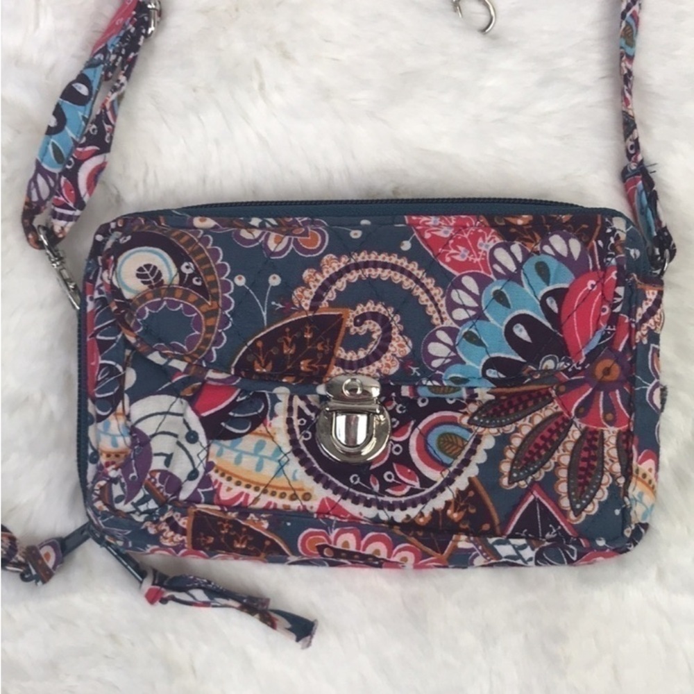 Vera Bradley Paisley crossbody great condition